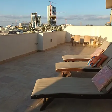 St Julians Penthouse With Large Terrace