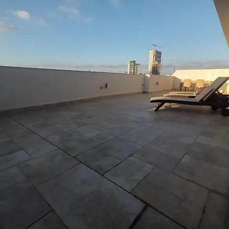 St Julians Penthouse With Large Terrace Apartmán *
